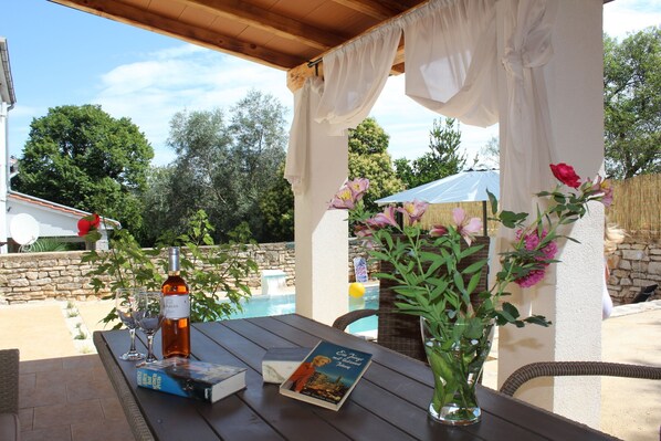 Outdoor dining - Villa with pool for 9 persons (Rovinjsko Selo, Rovinj)