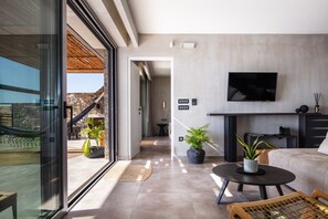 Smart TV, video games, stereo - Luxe Coastal Escape with Sea Views - Private Heated Pool, Close to Agios Pavlos Beach! (Rethymno)