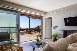 Smart TV, video games, stereo