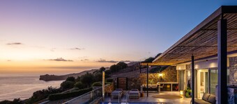 Luxe Coastal Escape with Sea Views - Private Heated Pool, Close to Agios Pavlos Beach!