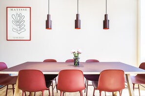 3 bedroom apartment | Makan di kamar