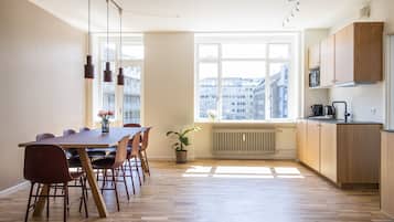 3 bedroom apartment | In-room dining