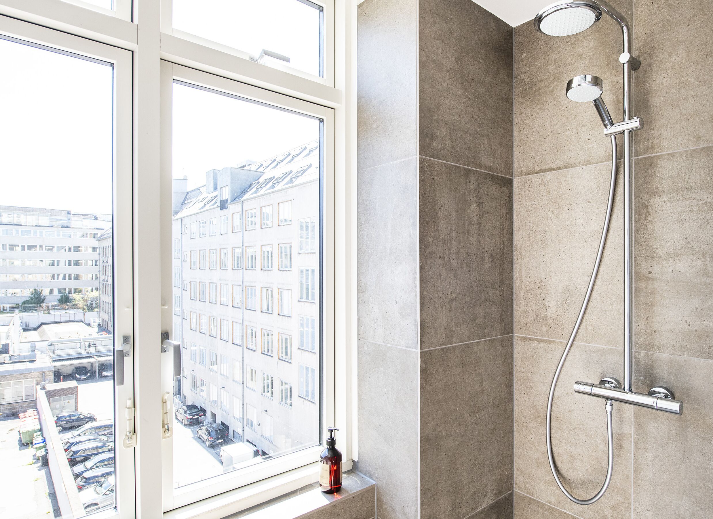 3 bedroom apartment | Dusche im Bad