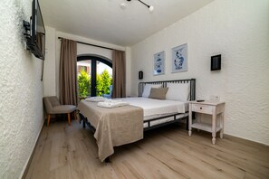 LCD TV - Cemal Alaçatı Hotel (Cesme)