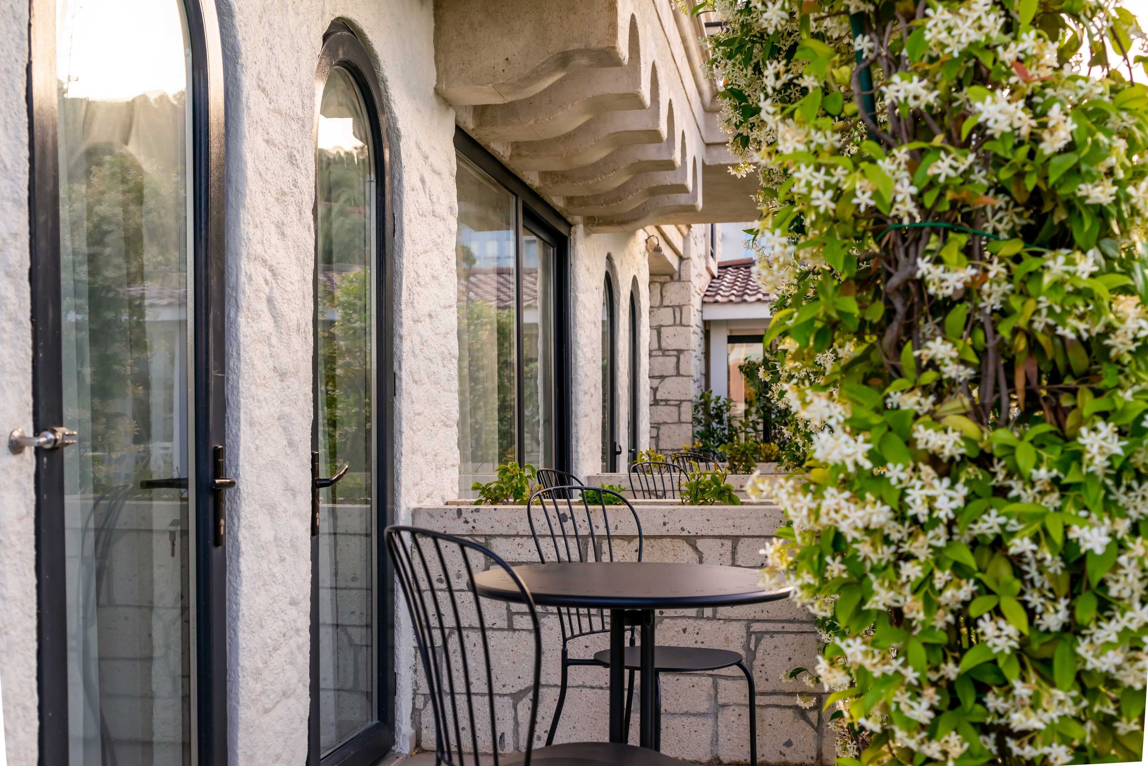 superior room | premium bedding, minibar, in-room safe, iron/ironing board