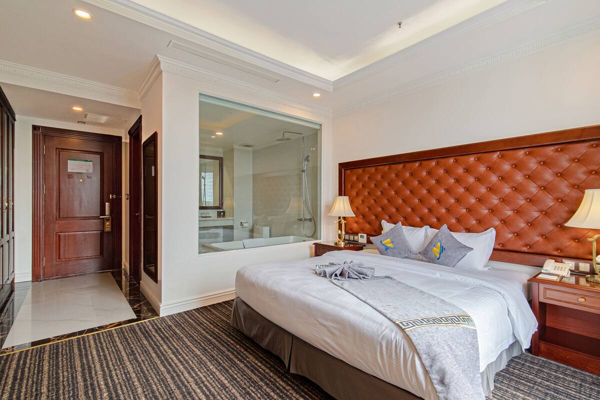 Phòng đôi Superior | Minibar, két bảo mật tại phòng, bàn 