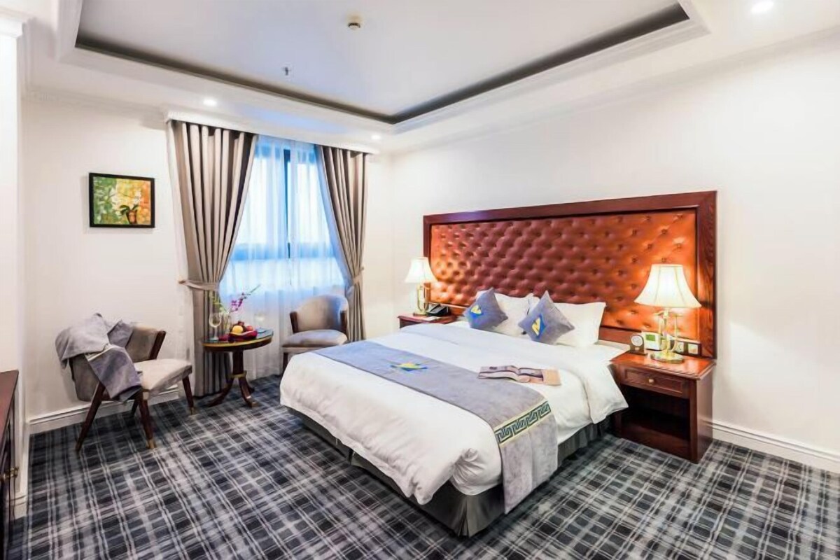 Minibar, két bảo mật tại phòng, bàn