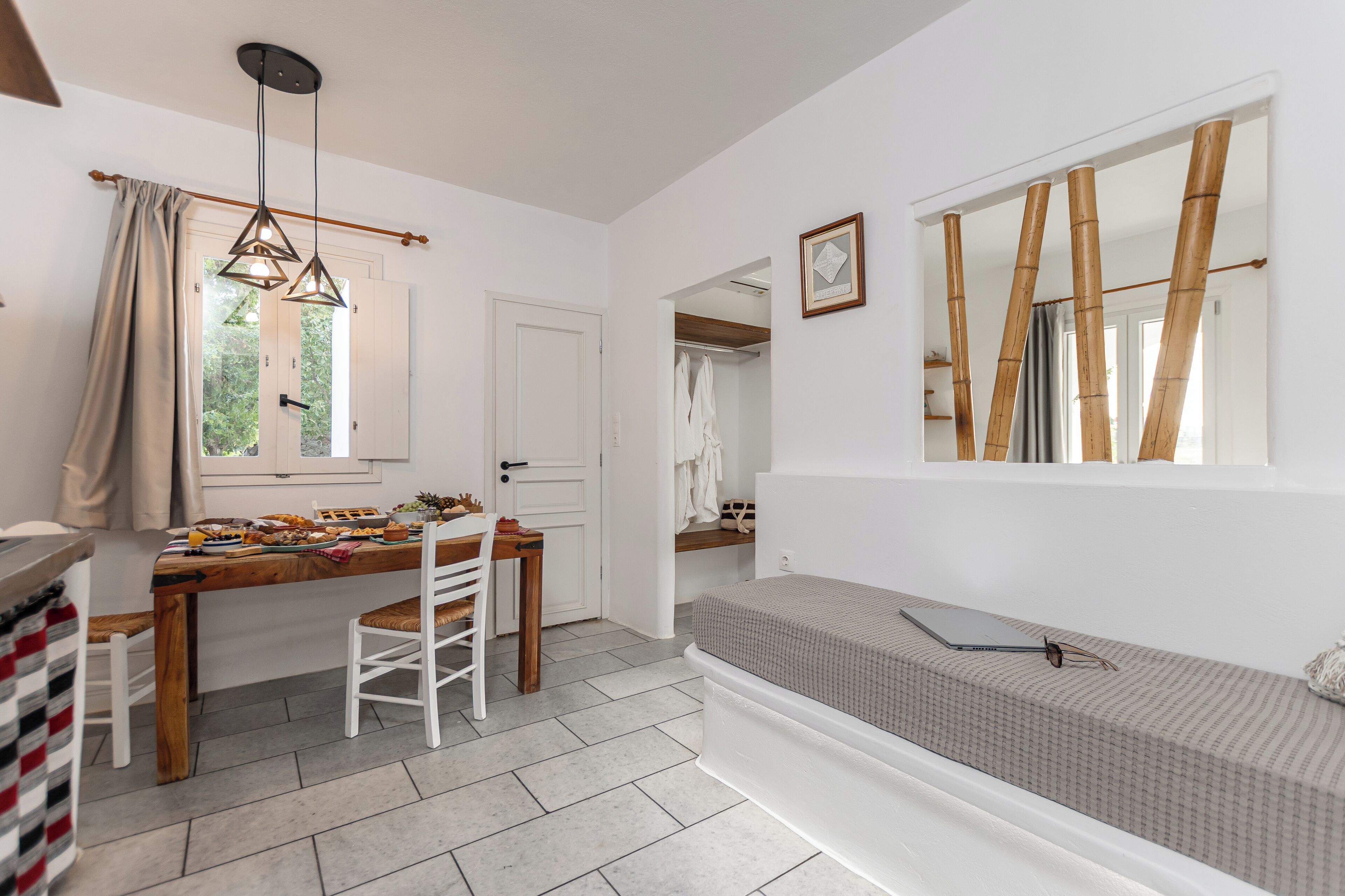 Deluxe Suite, Garden View | Individually decorated, individually furnished, laptop workspace