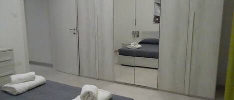 1 Schlafzimmer, Zimmersafe, Bügeleisen/Bügelbrett, Reisekinderbett