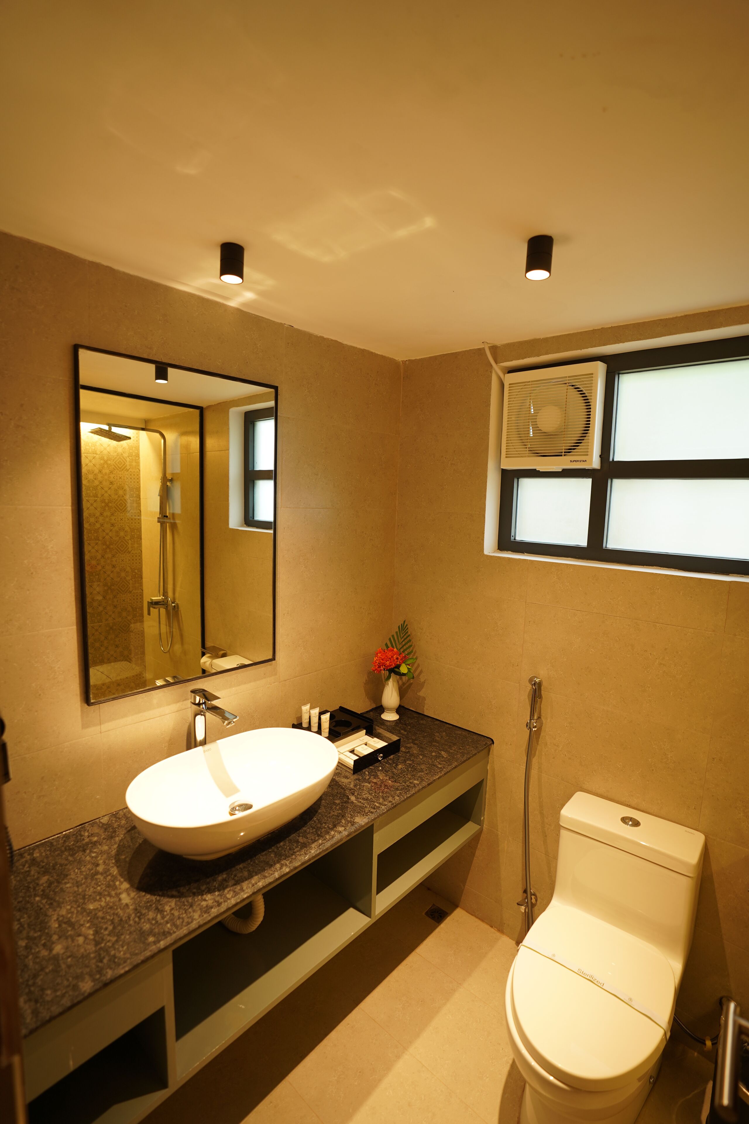 Premium Double or Twin Room | Bathroom | Shower, rainfall showerhead, hair dryer, slippers