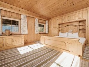 House (Hanserhof) | Individually decorated, individually furnished, free WiFi