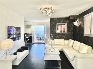 TV connectée, lecteur de DVD, médiathèque, chaîne hi-fi