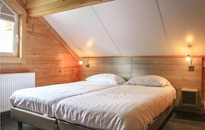 3 bedrooms, free WiFi, bed sheets