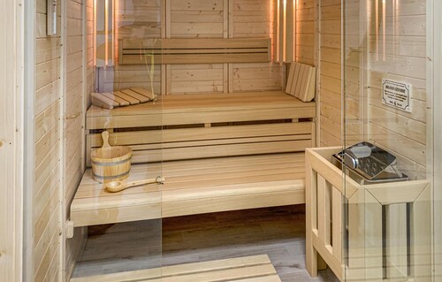 Stunning apartment in Warin with sauna