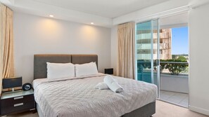 2 bedrooms, iron/ironing board, Internet, bed sheets