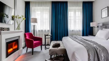 Deluxe-Doppel- oder -Zweibettzimmer | Hochwertige Bettwaren, Zimmersafe, individuell dekoriert, Schreibtisch