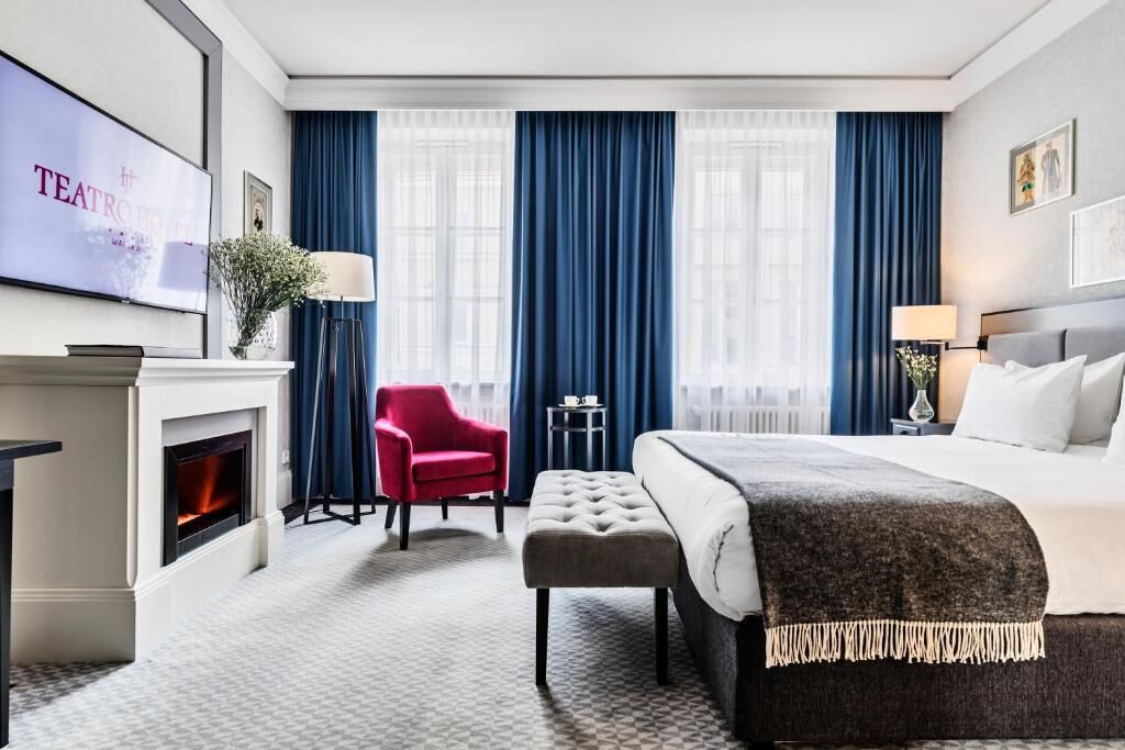 高級寢具、客房內保險箱、獨特裝潢、書桌