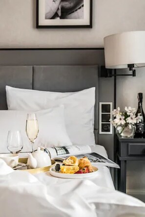 Petit déjeuner buffet (85 PLN par personne)