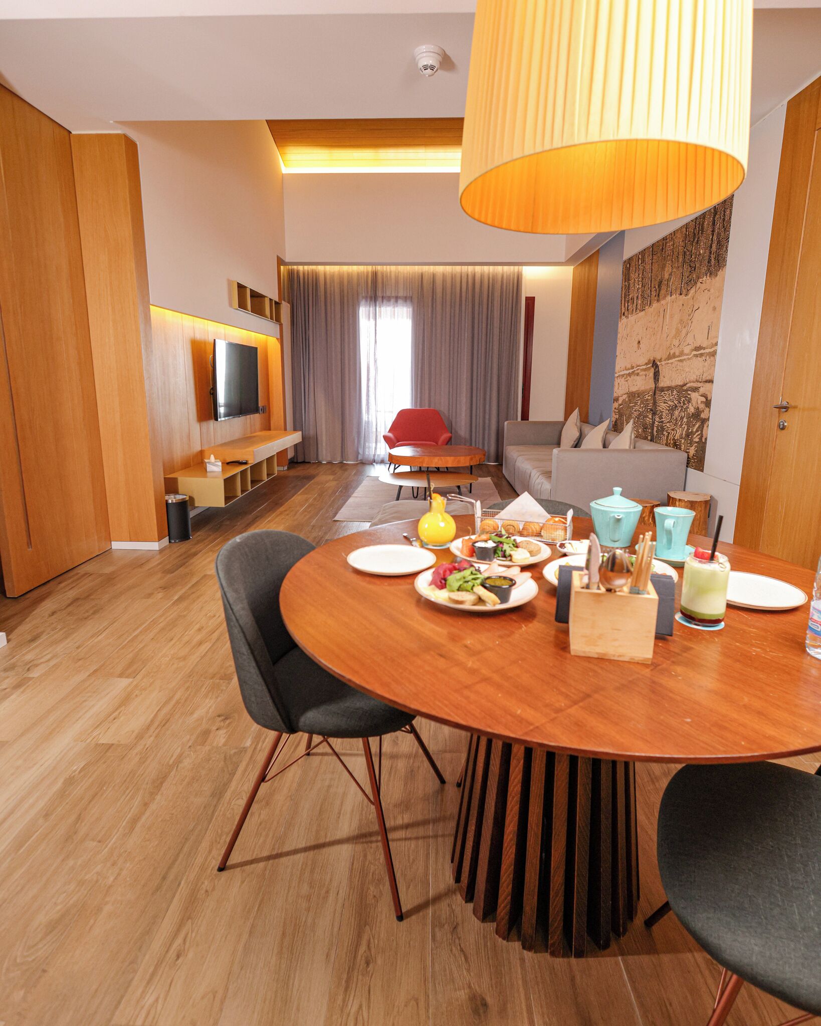 Deluxe Suite | 迷你吧、客房内保险箱、办公桌、笔记本电脑工作区