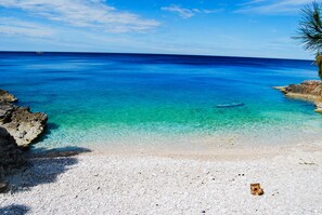 Beach nearby, sun-loungers, beach towels