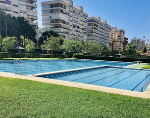 Outdoor pool - IDEAL 1 or 2 COUPLES / FAMILIES 1,2,3 CHILDREN (Alicante)