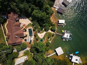 Exterior - Lake Front Luxury Pool Hot tub Movie Theater Gym (Morganton)