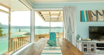 Opononi's 4-6 Bdrm ONEPU MOANA Holiday Home with Spa-Pool, Hokianga Harbour