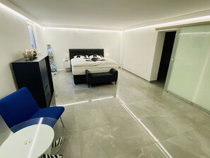 2 bedrooms, iron/ironing board, free WiFi, bed sheets - Luxus Apartment Nero im Rheingau (Geisenheim)