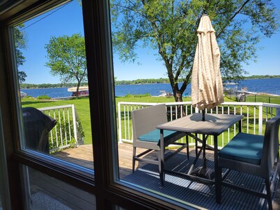 Relax and be Glad at the Lake!

