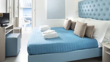 Habitación Confort con 1 cama matrimonial o 2 individuales | Caja de seguridad en la habitación, escritorio y insonorización