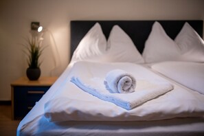 Superior-Doppelzimmer, Kühlschrank, Bergblick | Kostenloses WLAN, Bettwäsche