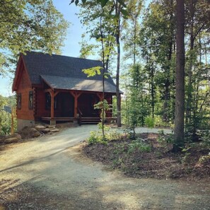 Exterior - Persimmon - Hand hewn private log cabin with views (Logan)