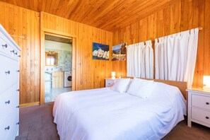 4 bedrooms, iron/ironing board, travel cot, WiFi
