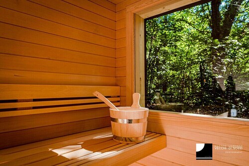 Villa Olivia with pool and sauna .Lake view