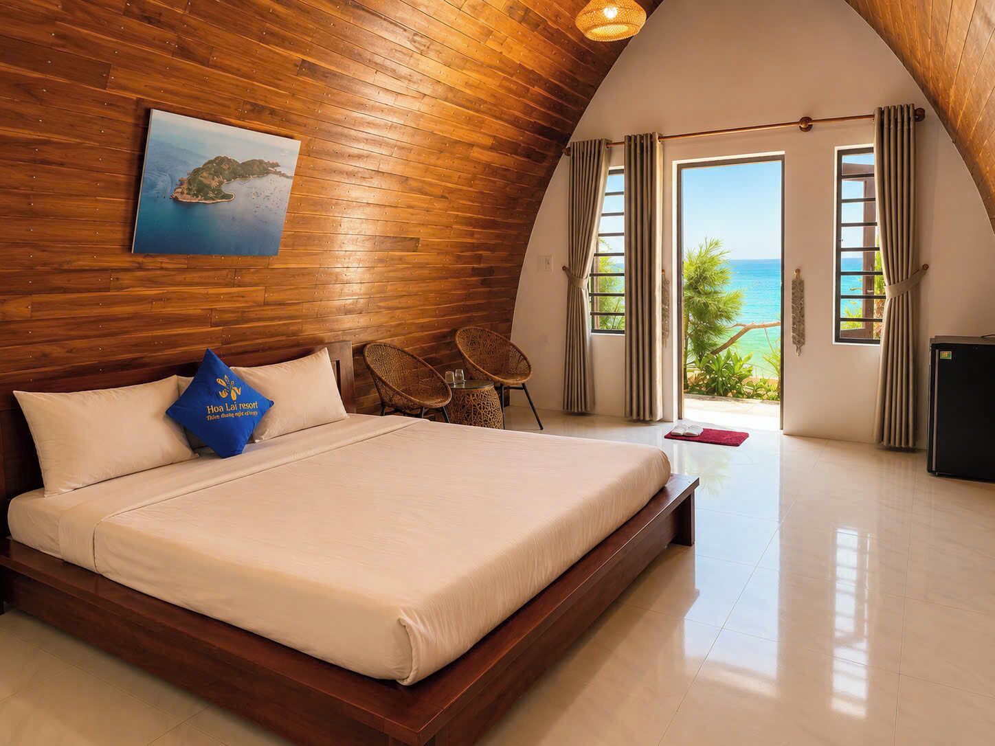 Bungalow, Strandblick (Beachfront (2 guests)) | Hochwertige Bettwaren, Betten mit Memory-Foam-Matratzen, Minibar