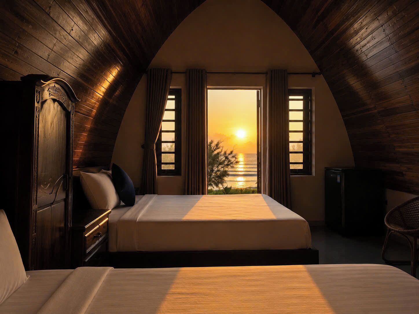Bungalow (Beachfront (4 guests)) | Hochwertige Bettwaren, Betten mit Memory-Foam-Matratzen, Minibar