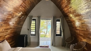 Ropa de cama de alta calidad, colchones con efecto memoria y minibar