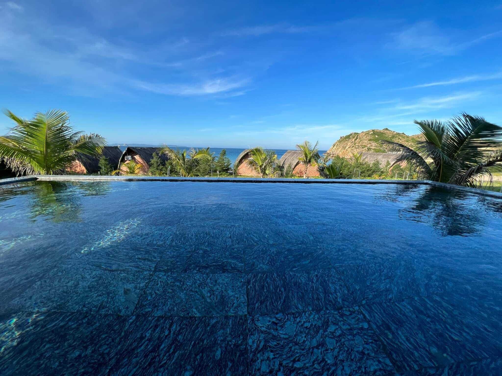 Suihkun ja ammeen yhdistelmä, hierova suihkupää