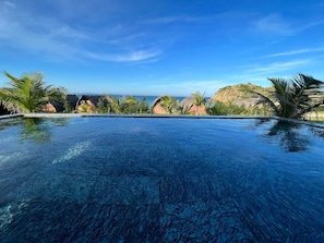 Bañera con ducha, cabezal de ducha con hidromasaje