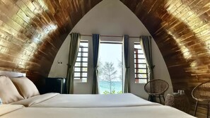 Beachfront Bungalow (3 guests) | Premium bedding, memory-foam beds, minibar, individually decorated - Hoa Loi Resort (Song Cau)