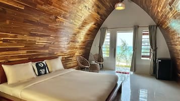 ๋ฐฉ๊ฐ๋ก, ํด๋ณ ์ ๋ง (Beachfront (2 guests)) | ๊ฐ์ค์์ ๋ณด์ด๋ ์ ๋ง