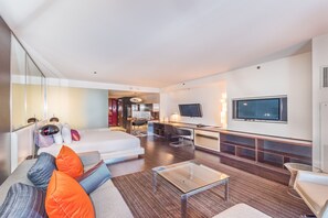 1 bedroom, iron/ironing board, WiFi - High Rise Condo- Few minutes from the strip! (Las Vegas)