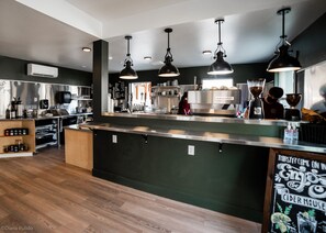 Daily cooked-to-order breakfast for a fee - LOGE Leavenworth (Leavenworth)