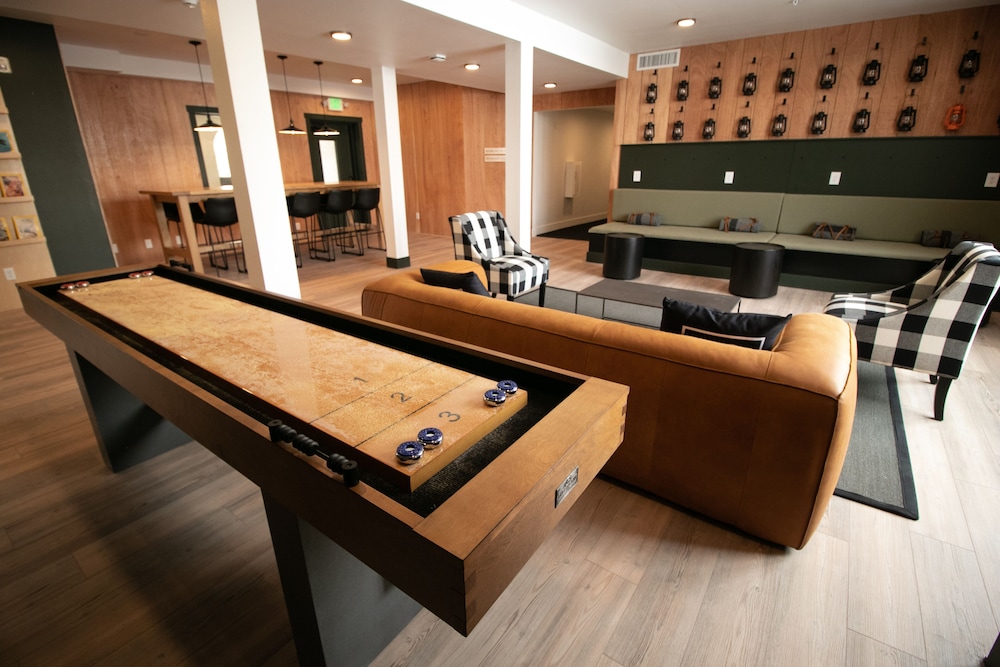 LOGE Leavenworth Downtown by null