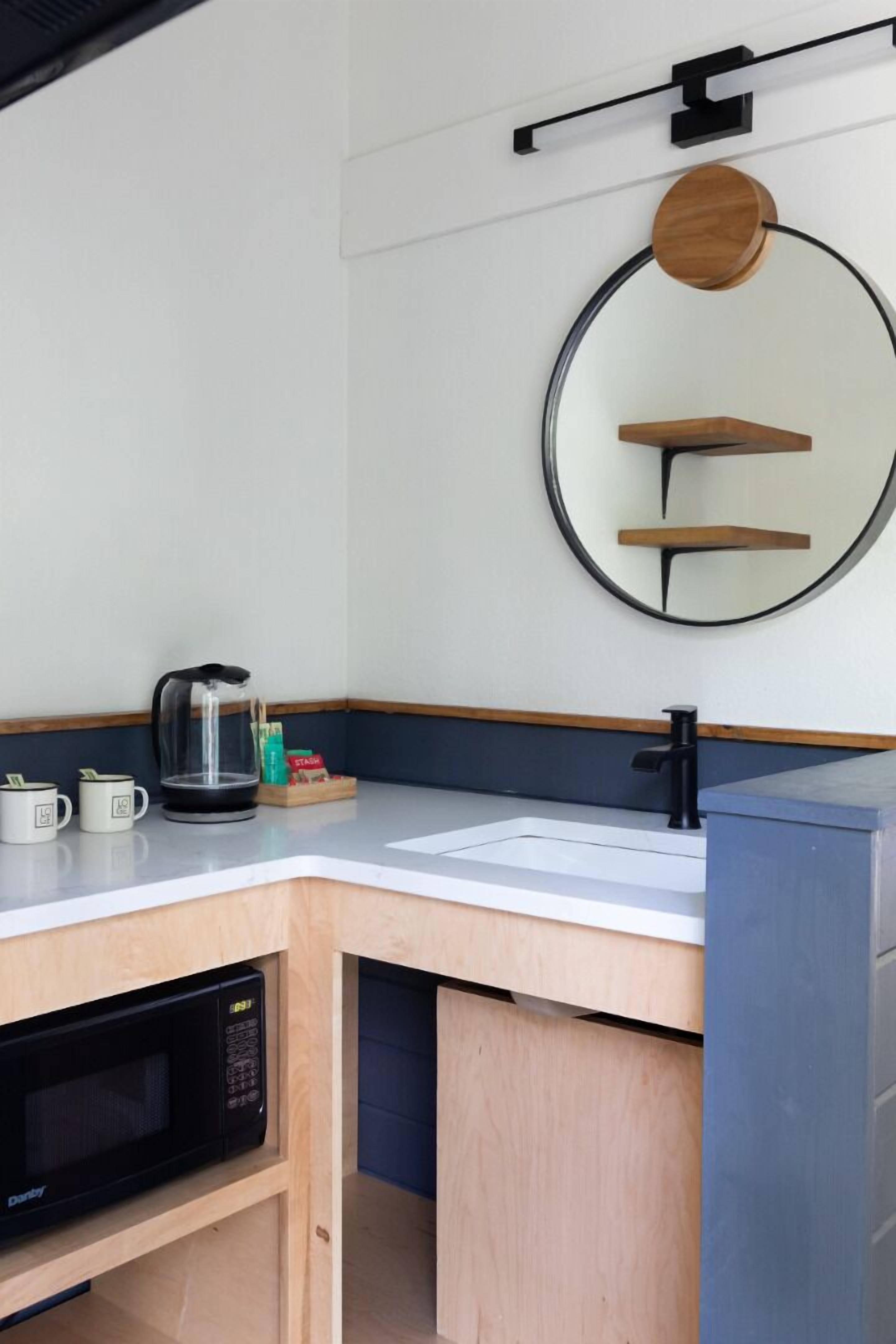 cabin, 1 queen bed | private kitchen | coffee/tea maker, electric kettle