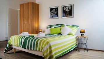 2 bedrooms, desk, iron/ironing board, free WiFi