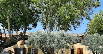 Appartement dans pigeonnier restauré avec Charme dans Mas 18ème de caractère