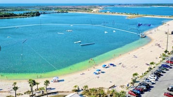 Beach nearby, sun loungers, beach towels