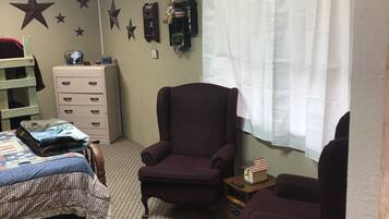 1 bedroom, bed sheets