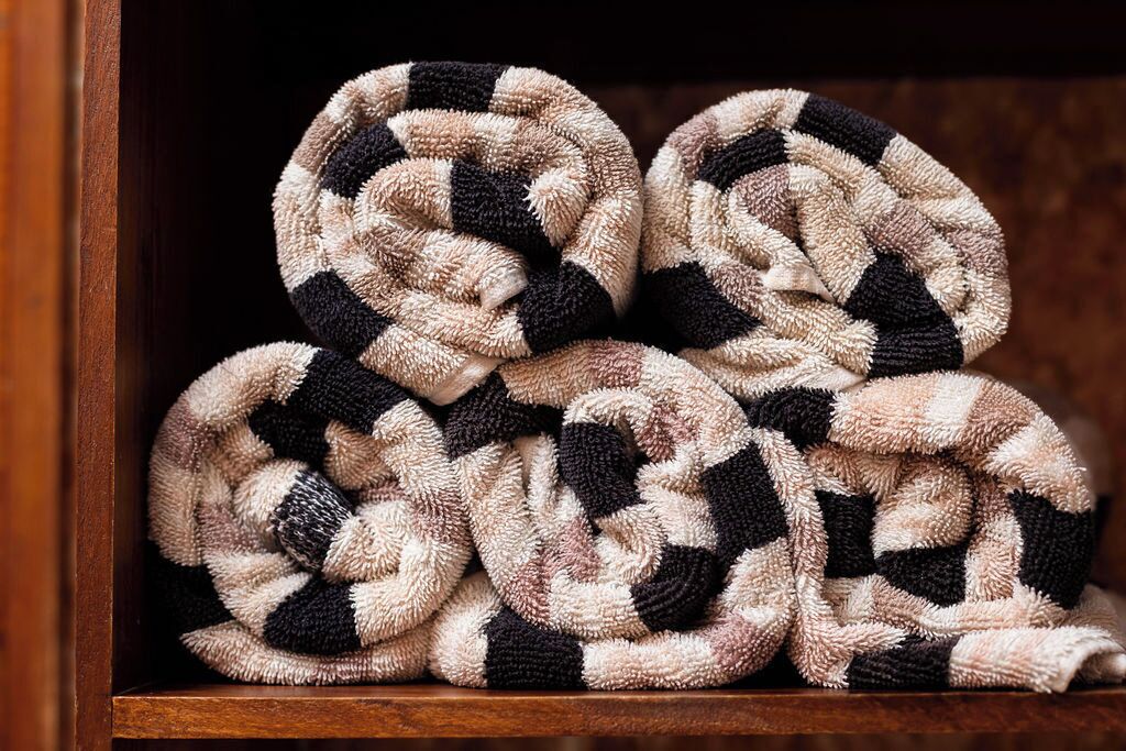 triple room | bathroom | shower, towels, soap, shampoo